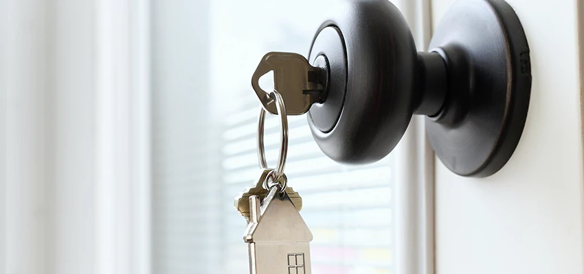 Bifold Door Knob Replacement in Olivehurst, California