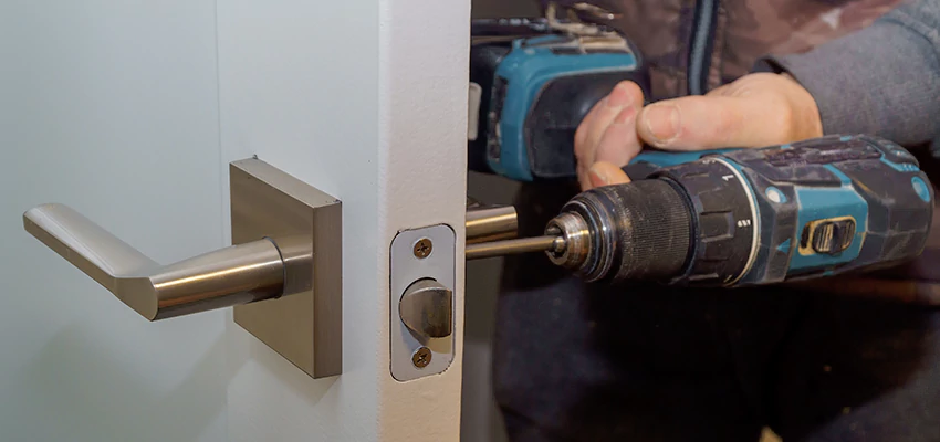 Broken Door Handle Lock Repair in Olivehurst, California